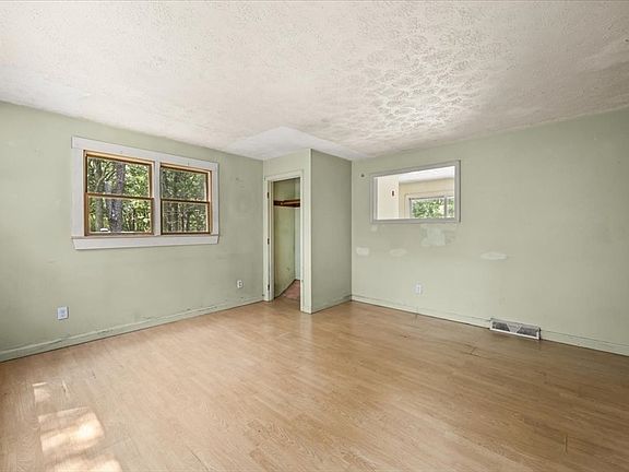 4th image of 1653 State Rd