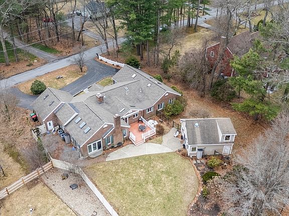 4th image of 50 Stock Farm Rd