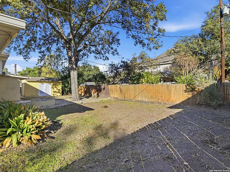 415 Calumet Pl — Photo 31
