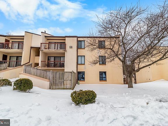 3rd image of 10133 Prince Pl Unit 402-12C