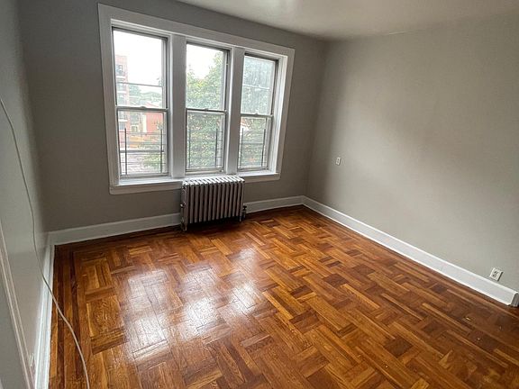4th image of 9117 172nd St #B3