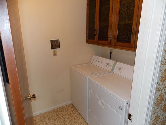 5th image of 4231 Sanford Ln