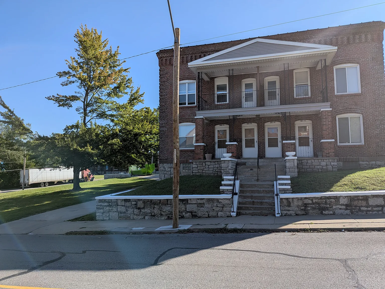 2 bed, 1275 sqft, $1,375 — Photo 1