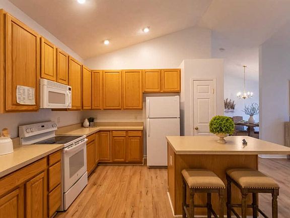3rd image of 3717 Thorngate Dr