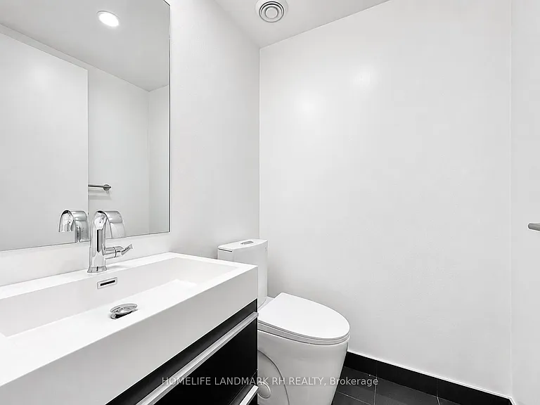 39 Roehampton Ave #2301 — Photo 12