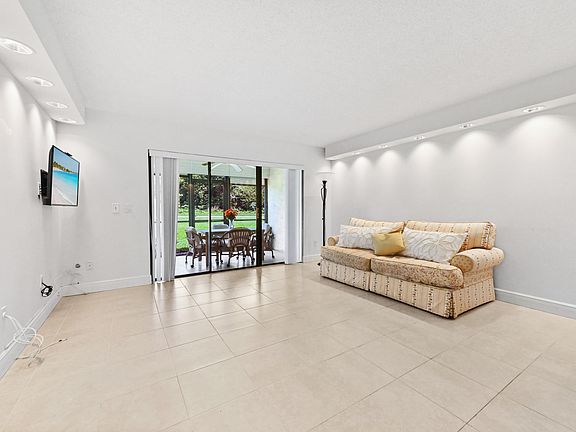4th image of 21215 Lago Circle #C