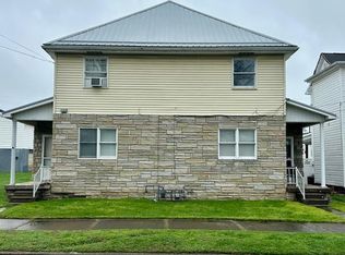 1108 4th St, Moundsville, WV 26041