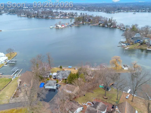 664 King Cir, Lake Orion, MI 48362