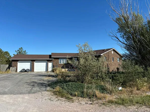 45 Crestline Dr, Newcastle, WY 82701