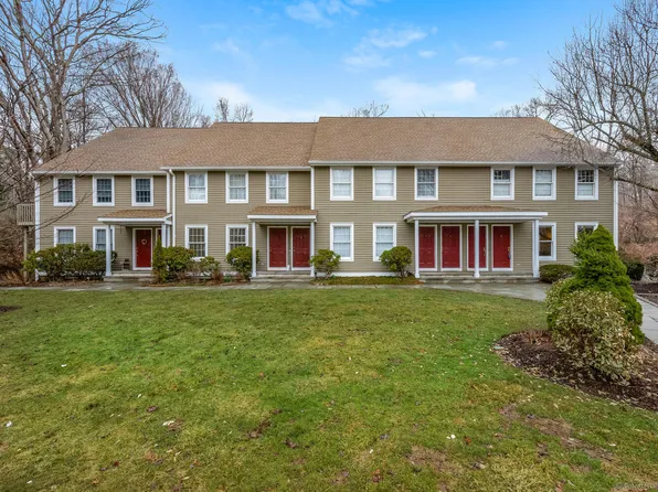 56 Portland Avenue #18, Redding, CT 06896