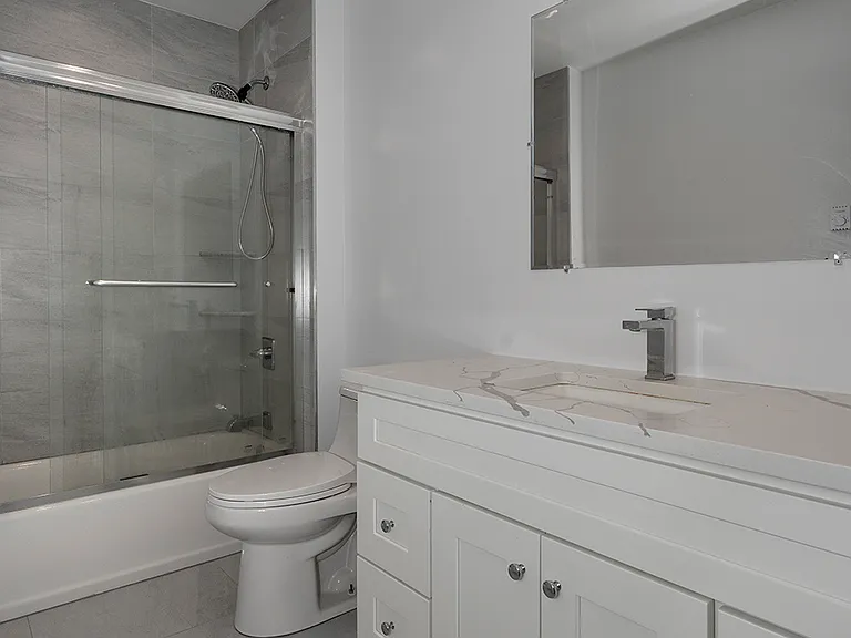 Fairfield Townhouse At Valley Stream — Photo 3