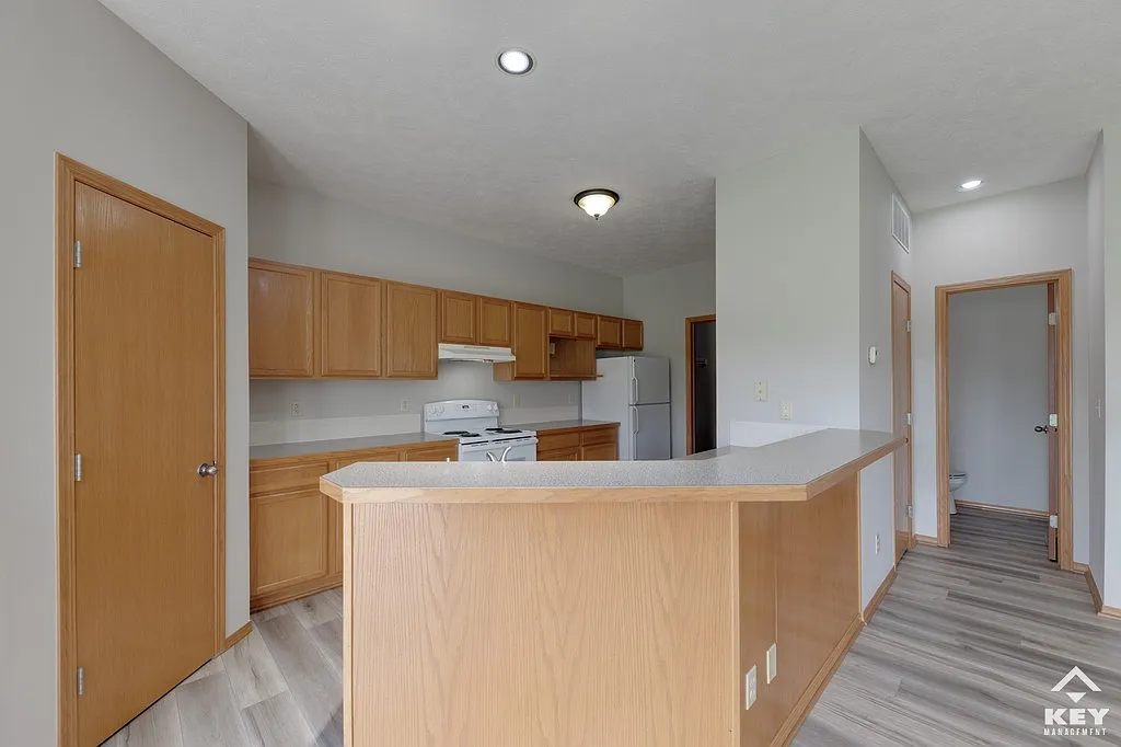 3 bed, 2.5 bath, 1726 sqft, $1,750 — Photo 4