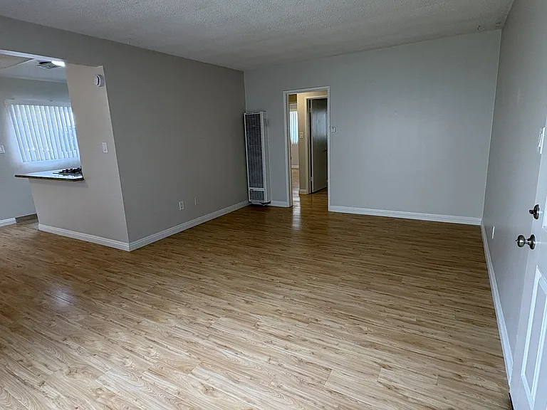 909 Georgia St #1 — Photo 10