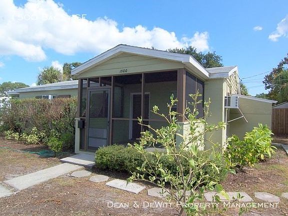 2nd image of 1500 Bay St SE