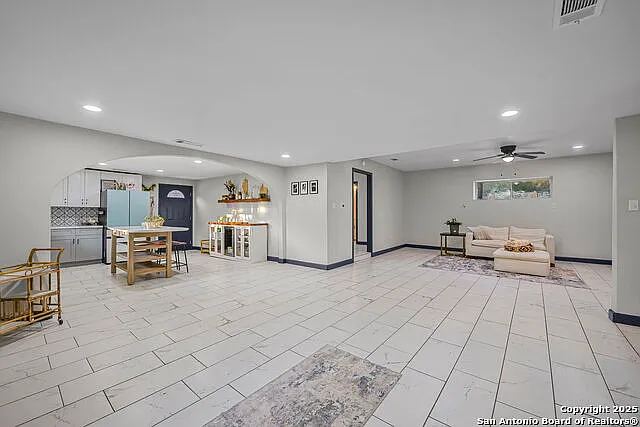 133 Alamo Dr — Photo 15