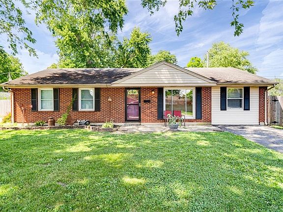 2nd image of 818 Narcissus Dr