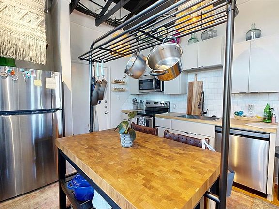 3rd image of 305 W 27th St #331