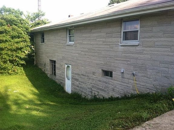 3rd image of 1400 S Private Road 155 E