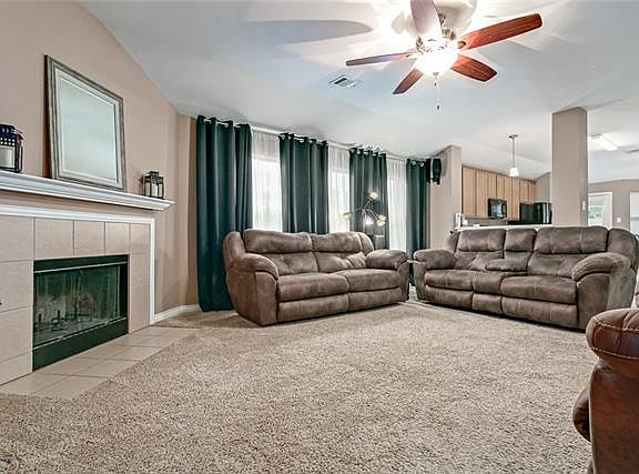 2nd image of 3005 Connor Ln