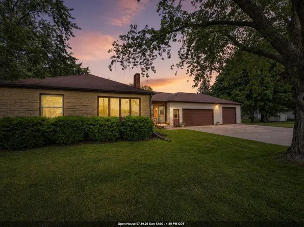 306 Elm St, Luxemburg, WI 54217