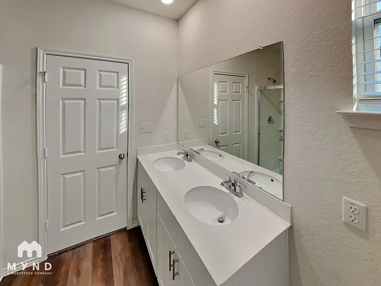 816 Beacon Hts — Photo 8