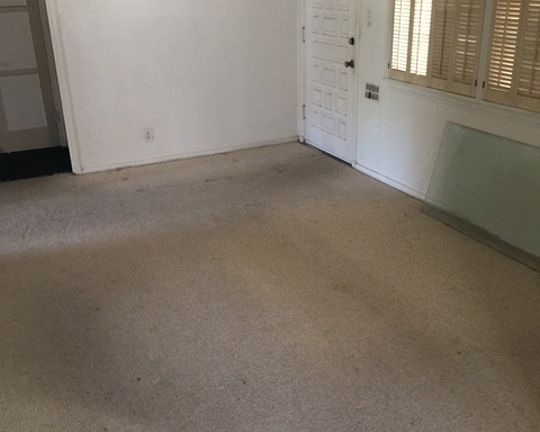 2nd image of 3528 W 83rd St