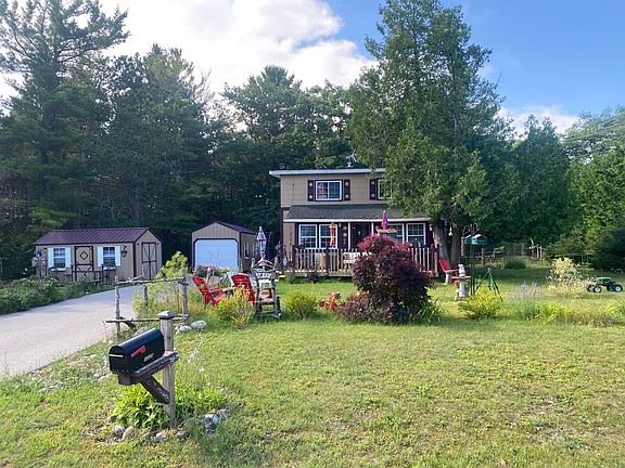 2nd image of 1229 Forest Ave