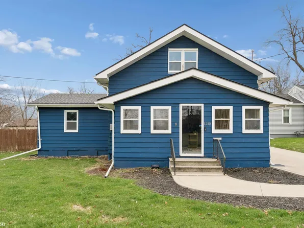 1210 Vine St, West Des Moines, IA 50265