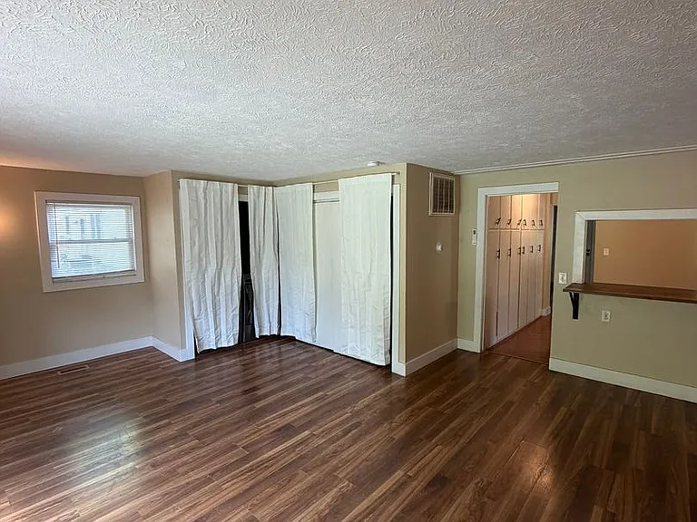 600 Dadson Dr — Photo 13
