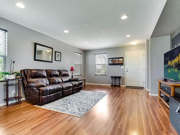 3rd image of 886 Lonewolf Cir