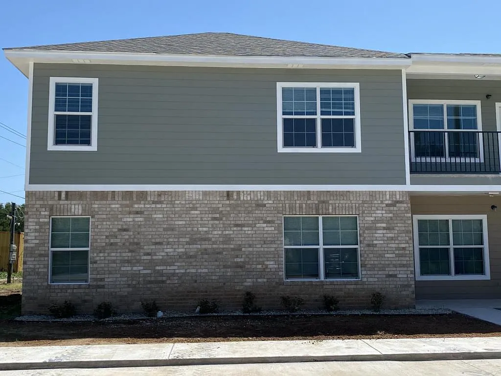4245 Meyers Lane — Photo 3