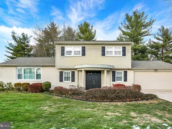 3803 Bellows Dr, Camp Hill, PA 17011