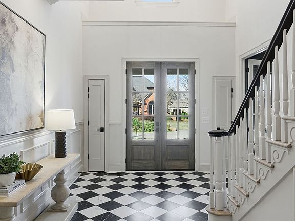 5th image of 531 Midway Cir