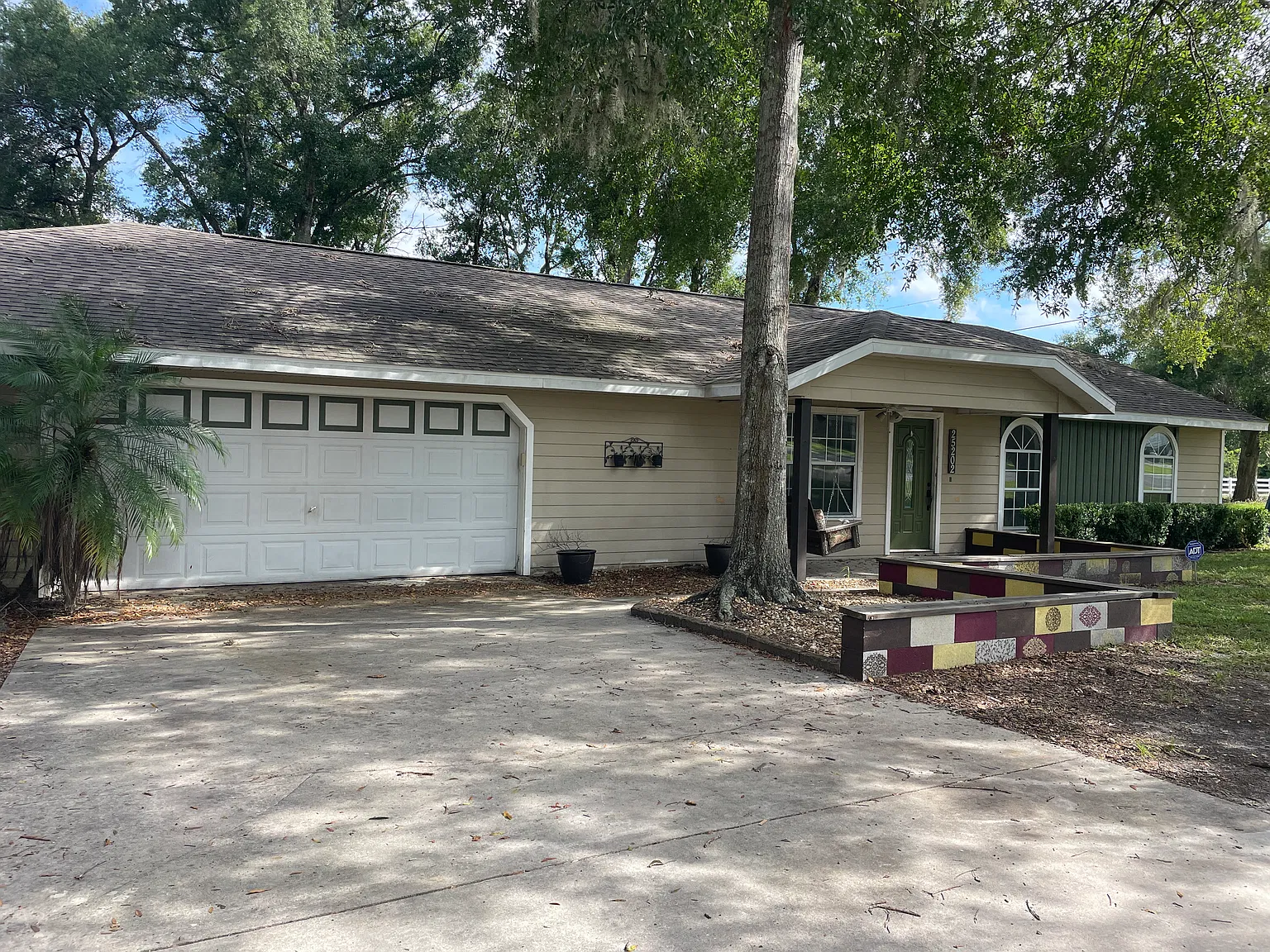 4 bed, 1854 sqft, $2,400 — Photo 2