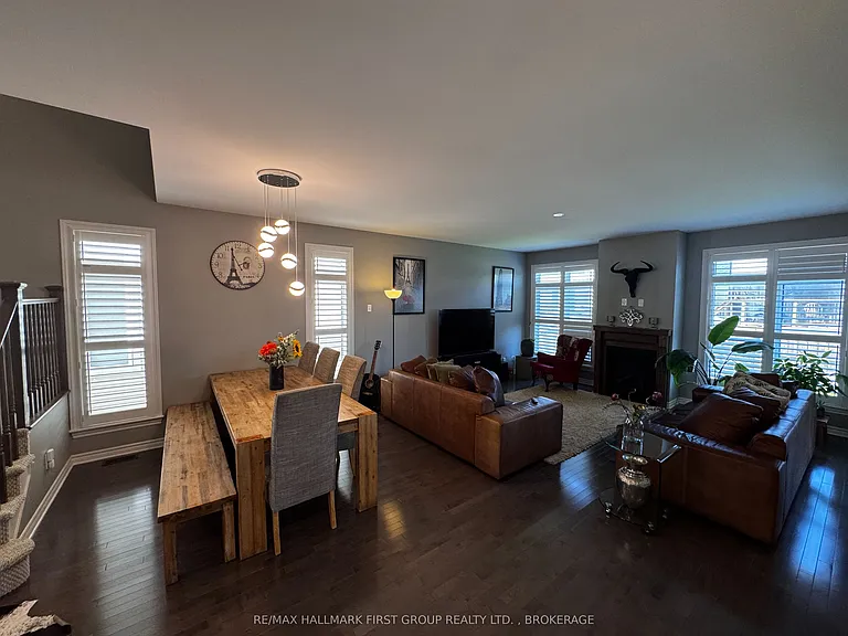 1098 Woodhaven Dr — Photo 16