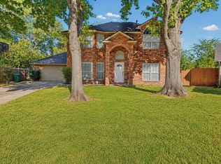 2505 Classic Ct W, Bedford, TX 76021