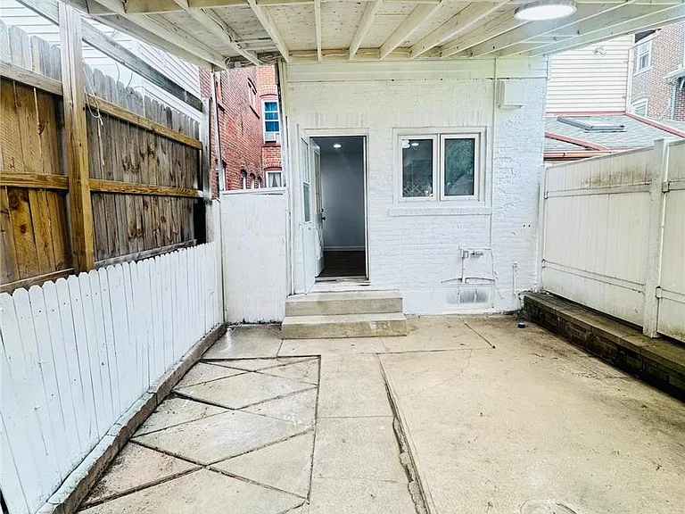622 Cleveland St — Photo 26