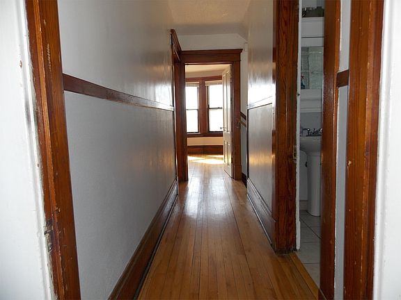 4th image of 681 Lawson Ave E #2