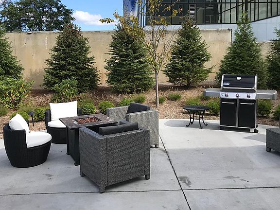 3rd image of 587 Connecticut Ave #2G