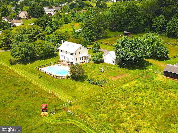 2nd image of 137 Elk Ranch Park Rd