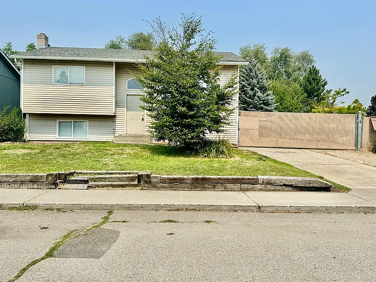 3315 E Garnet Ave — Photo 1