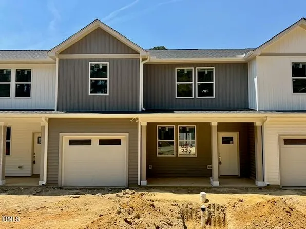 220 George St, Four Oaks, NC 27524