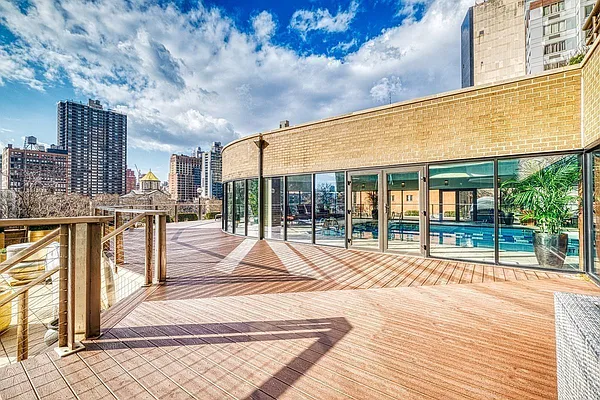 Rented by R New York | media 20