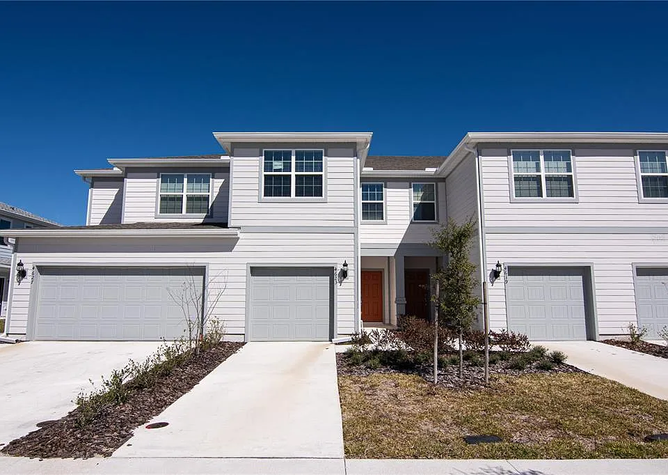 4647 Green Palm Ln