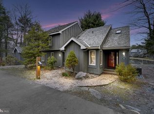 66 Snow Ridge Cir, Lake Harmony, PA 18624