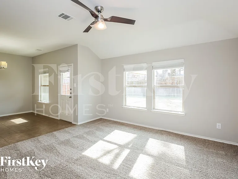 1313 Waco Turner — Photo 3
