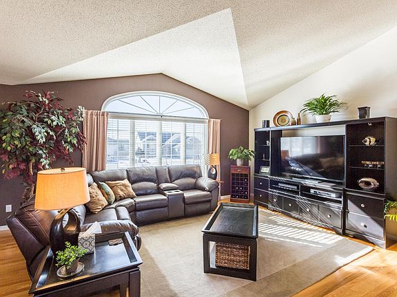 3rd image of 2204 44th Ave S