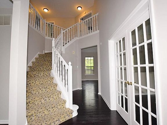 4th image of 10480 Fox Creek Ln