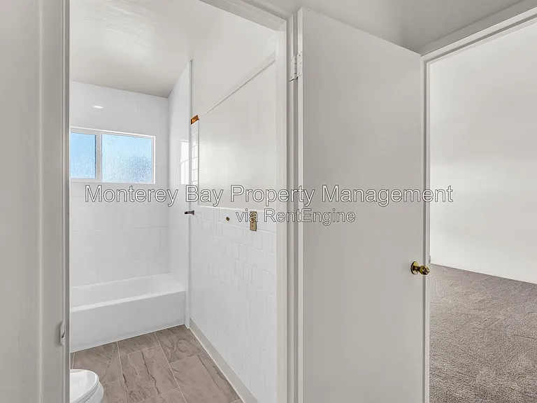 420 Lighthouse Ave #D — Photo 10