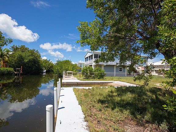 2nd image of 27398 Jamaica Ln